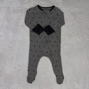 (2 for $10) cloud island Gray cross Patterned footie: sleeper